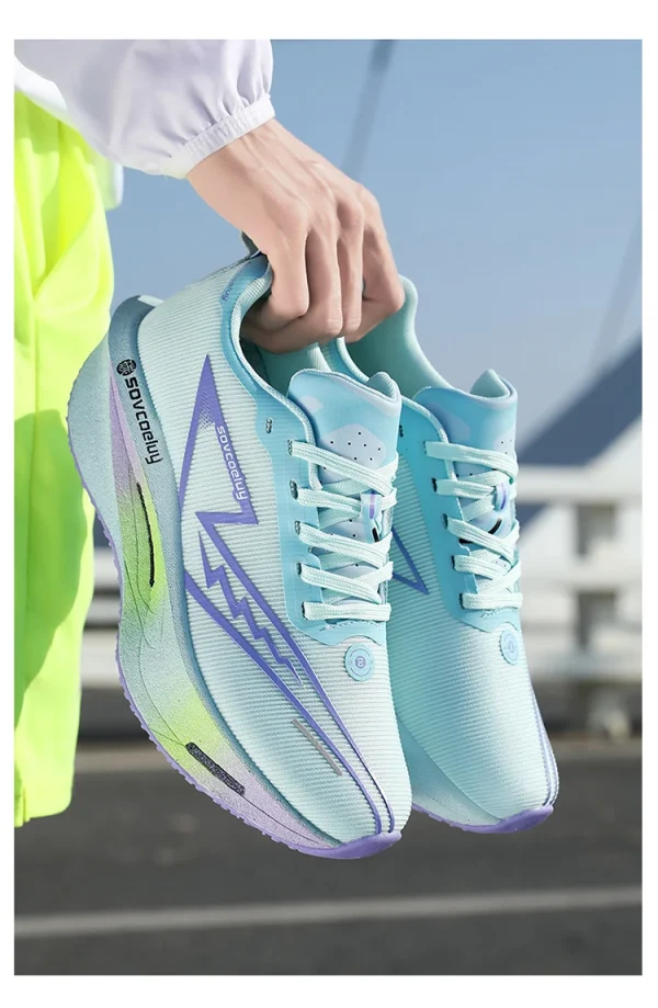 أحذية الجري المصنوعة من الكربون المتخصصة في الماراثون للرجال رياضية قابلة للتنفس وخفيفة الوزن للنساء أحذية رياضية مريحة مضادة للانزلاق