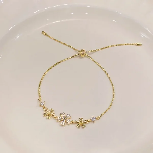 طقم أساور ذهبية اللون على شكل حرف C عتيق بسيط من المعدن مع فتحة قابلة للتعديل للنساء 2024 مجوهرات عصرية عالية الجودة هدايا