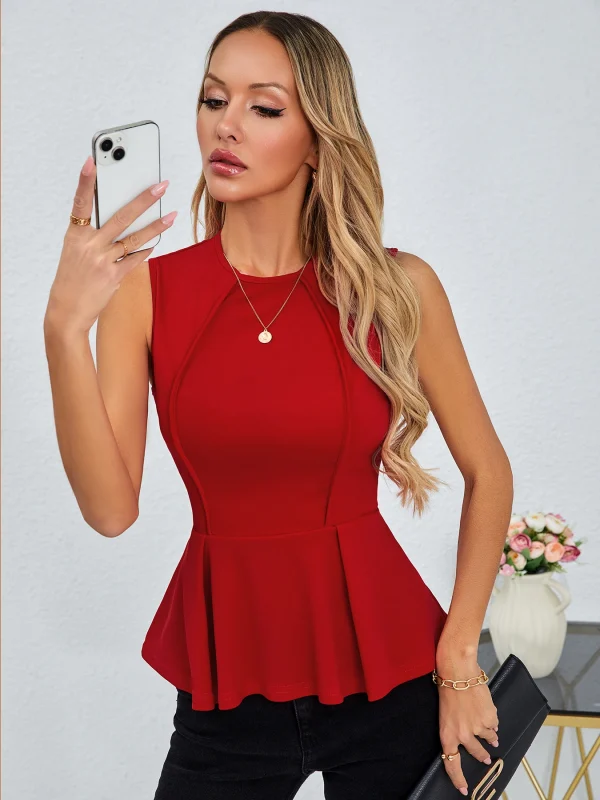 بلوزة نسائية بدون أكمام باللون الأحمر ورقبة دائرية وحاشية بيبلوم بقصة ضيقة للربيع والصيف أنيقة وعصرية ومناسبة للمواعدة اليومية
