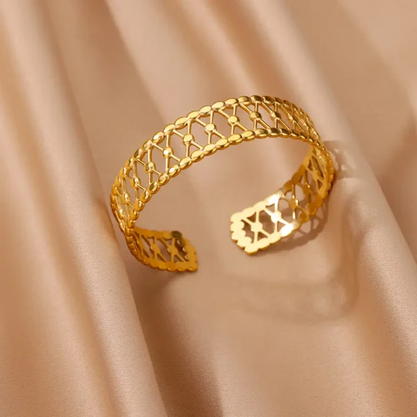 أساور من الفولاذ المقاوم للصدأ للنساء باللون الذهبي بنقشة هندسية سوار مفتوح قديم المجوهرات النسائية